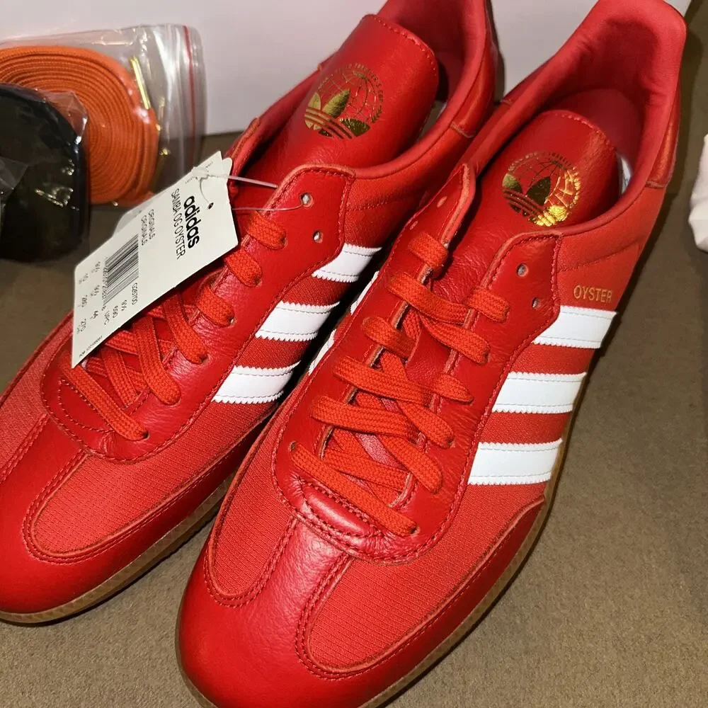 Adidas Men's Samba OG x Oyster size 10 Red with multiple laces and storage/bag